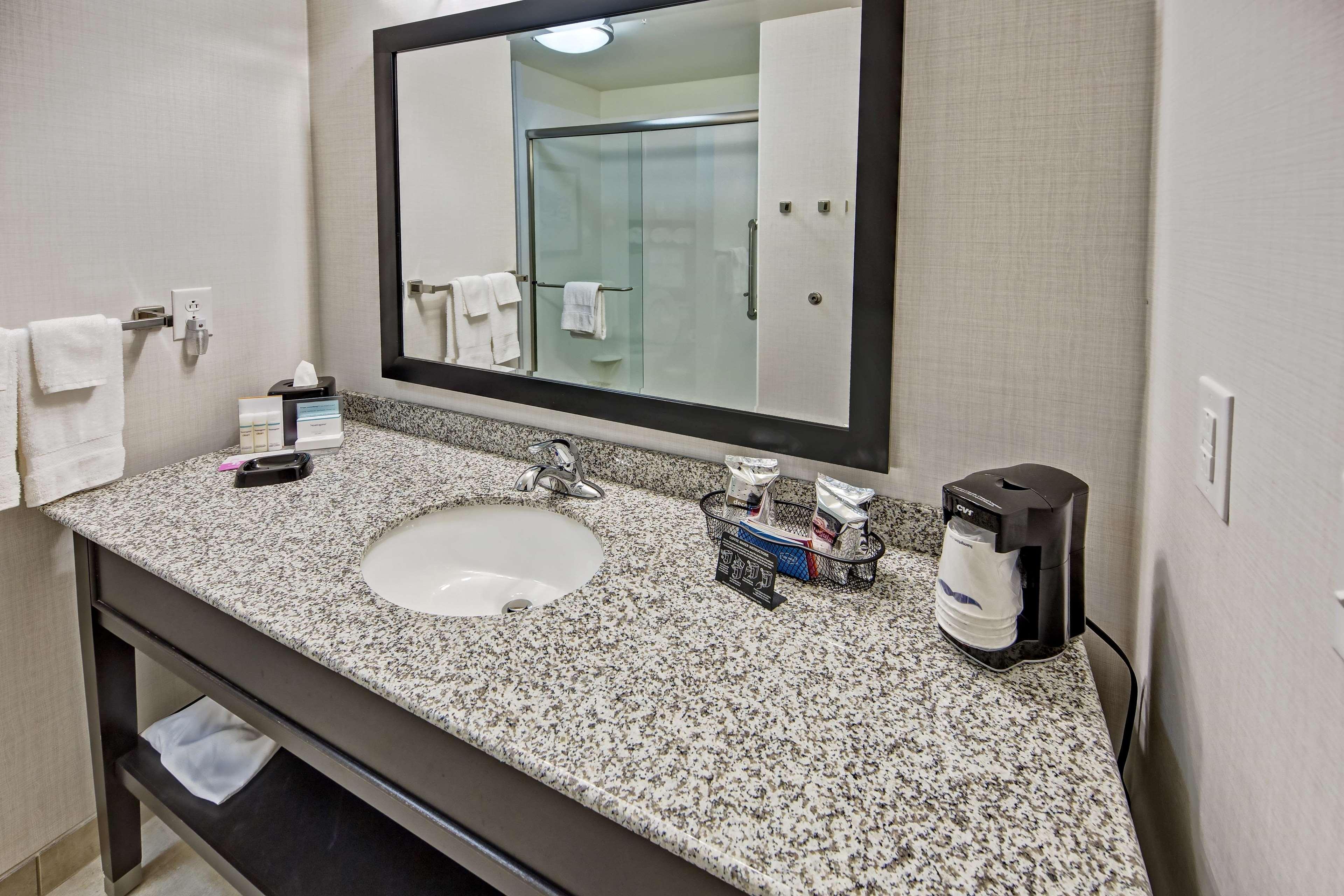 Hampton Inn Indianola Экстерьер фото