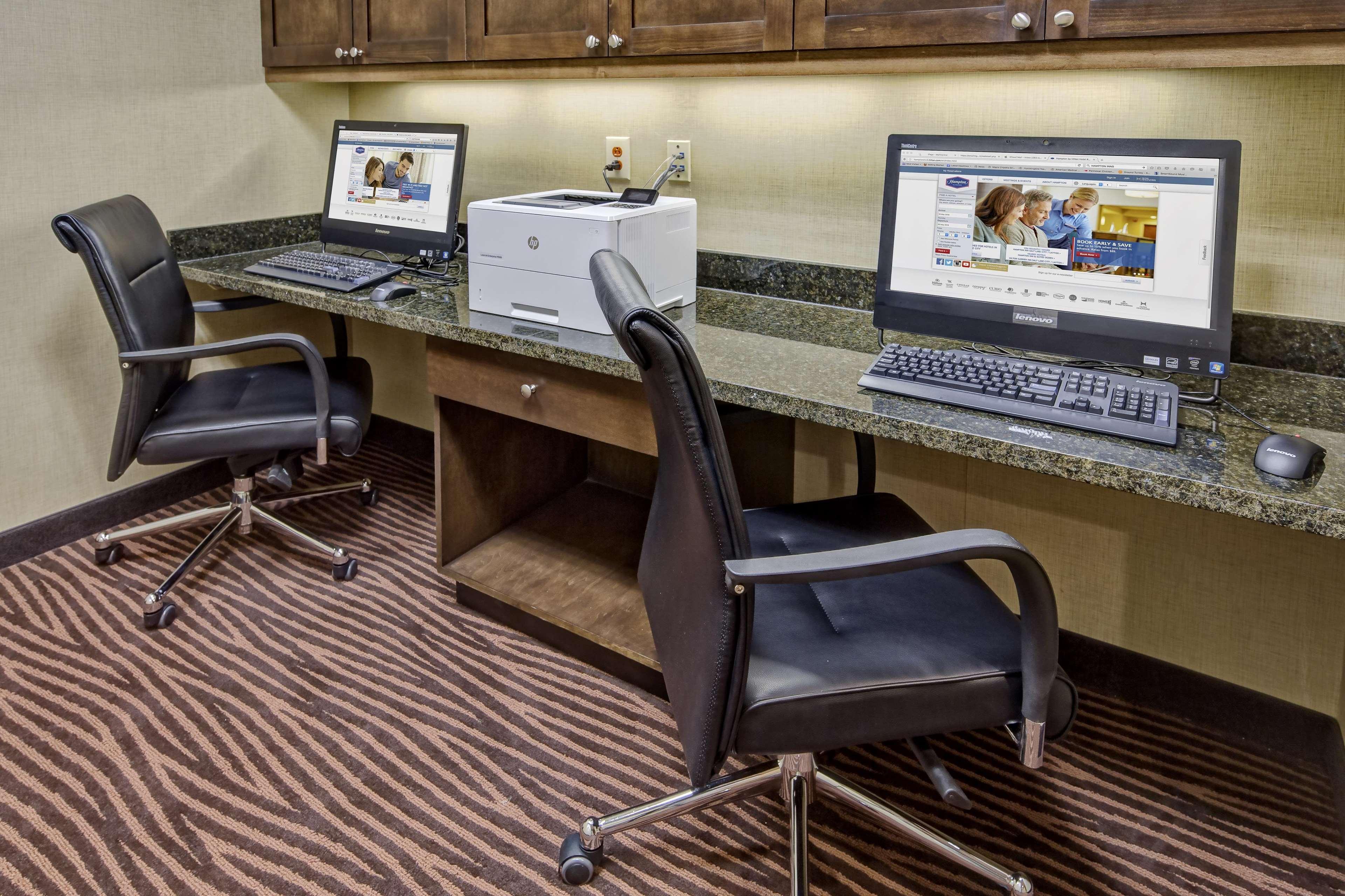 Hampton Inn Indianola Экстерьер фото